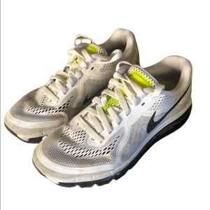 Nike 2014 AirMax white sneakers 621078-100 women's size‎ 9